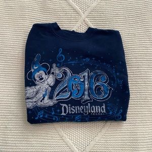 2016 DISNEY CREWNECK